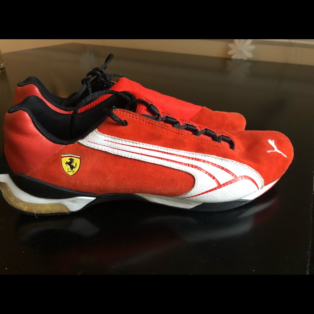 Vintage Ferrari/Puma race shoes
